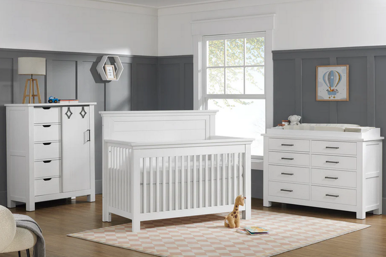 Windsor 8 Drawer Dresser (Weathered White)