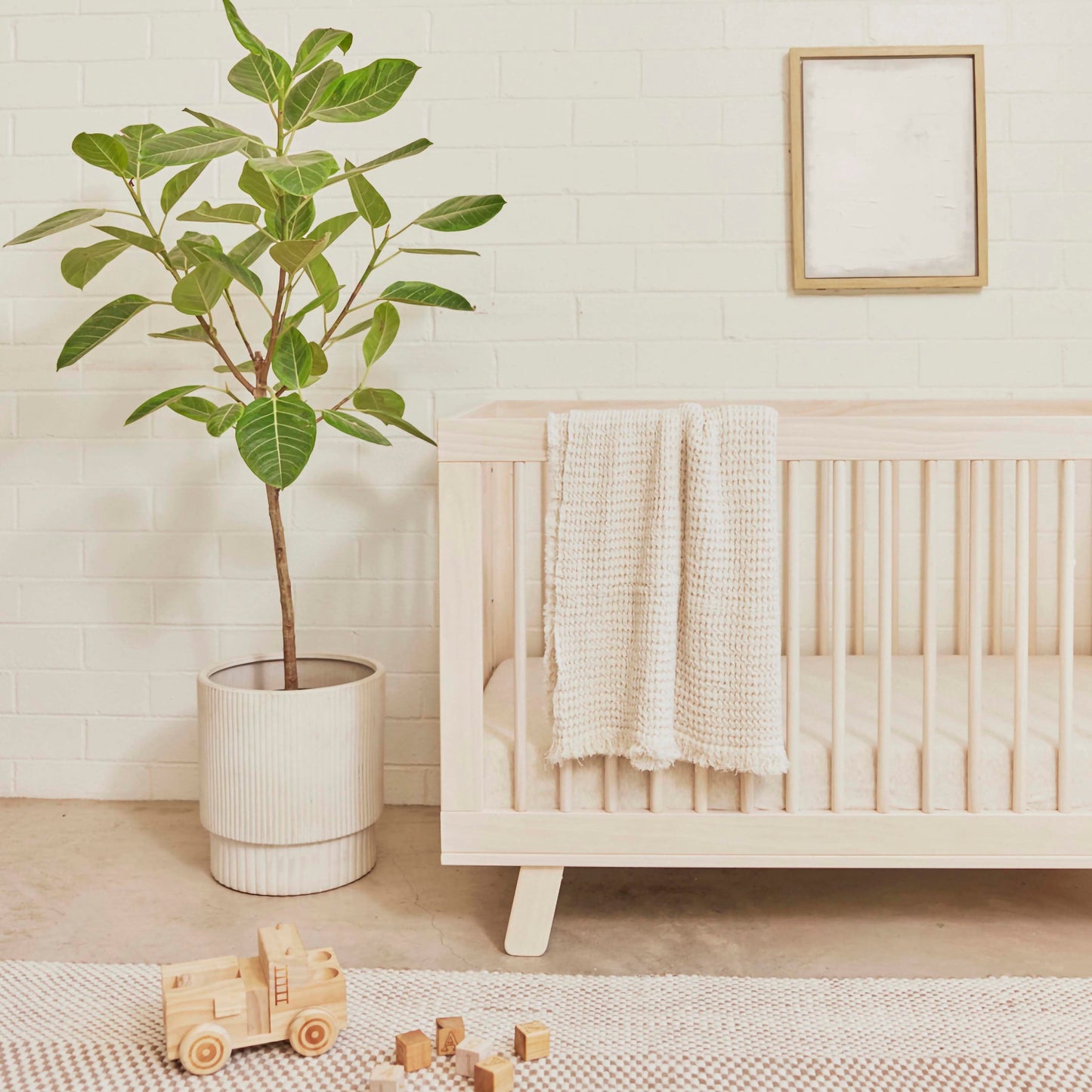 M4201NX,Hudson 3-in-1 Convertible Crib w/Toddler Bed Conversion Kit in Washed Natural