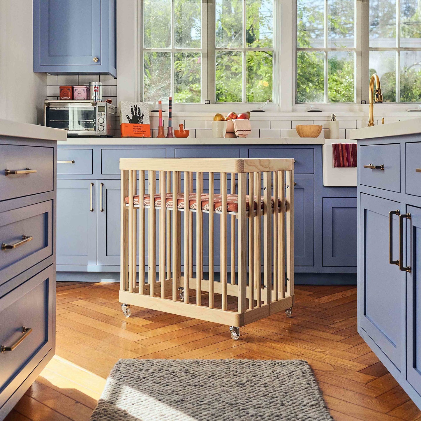 M29880BD,Pogo 8-in-1 Convertible Crib w/All-Stages Conversion Kits in Blonde
