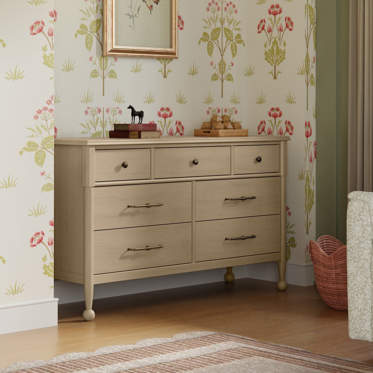 M31416WP,Alouette 7-Drawer Assembled Dresser in Washed Pine