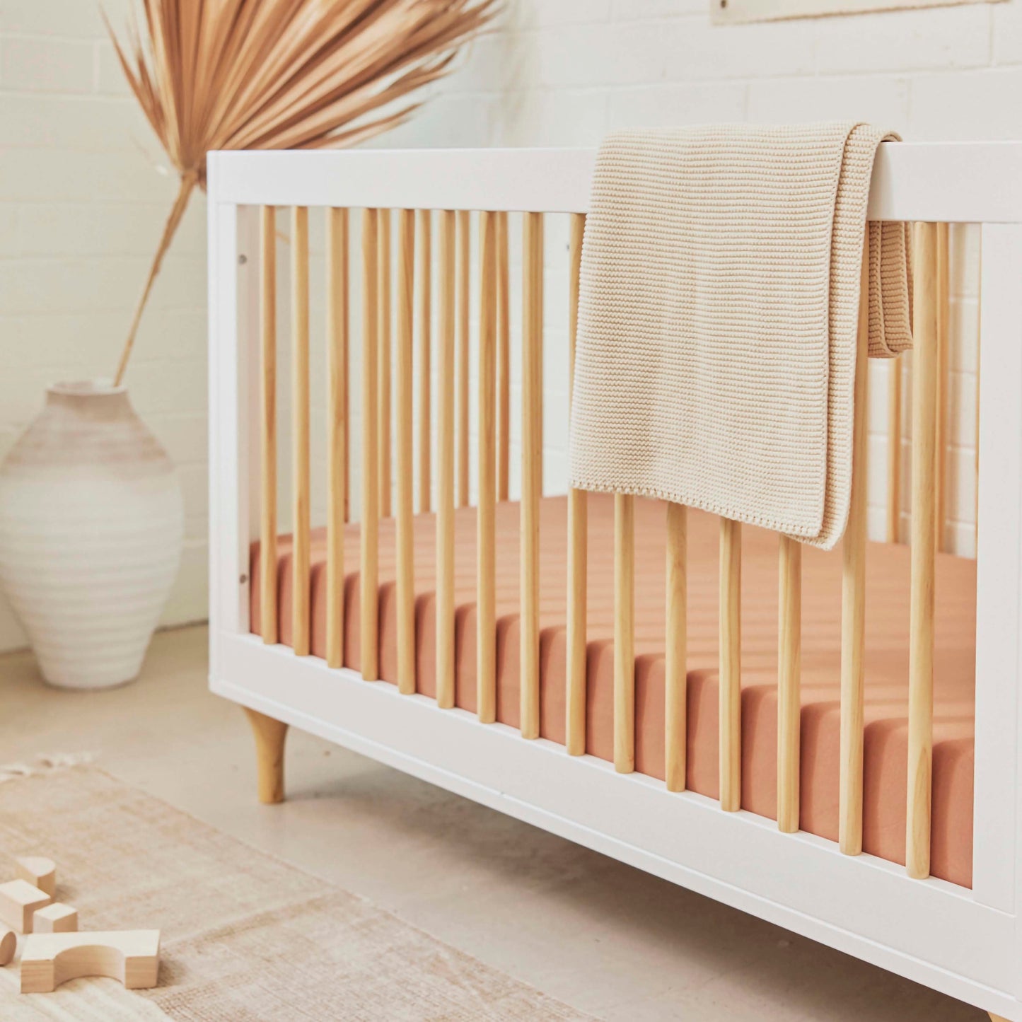M9001WN,Lolly 3-in-1 Convertible Crib w/Toddler Bed Conversion Kit in White/Natural