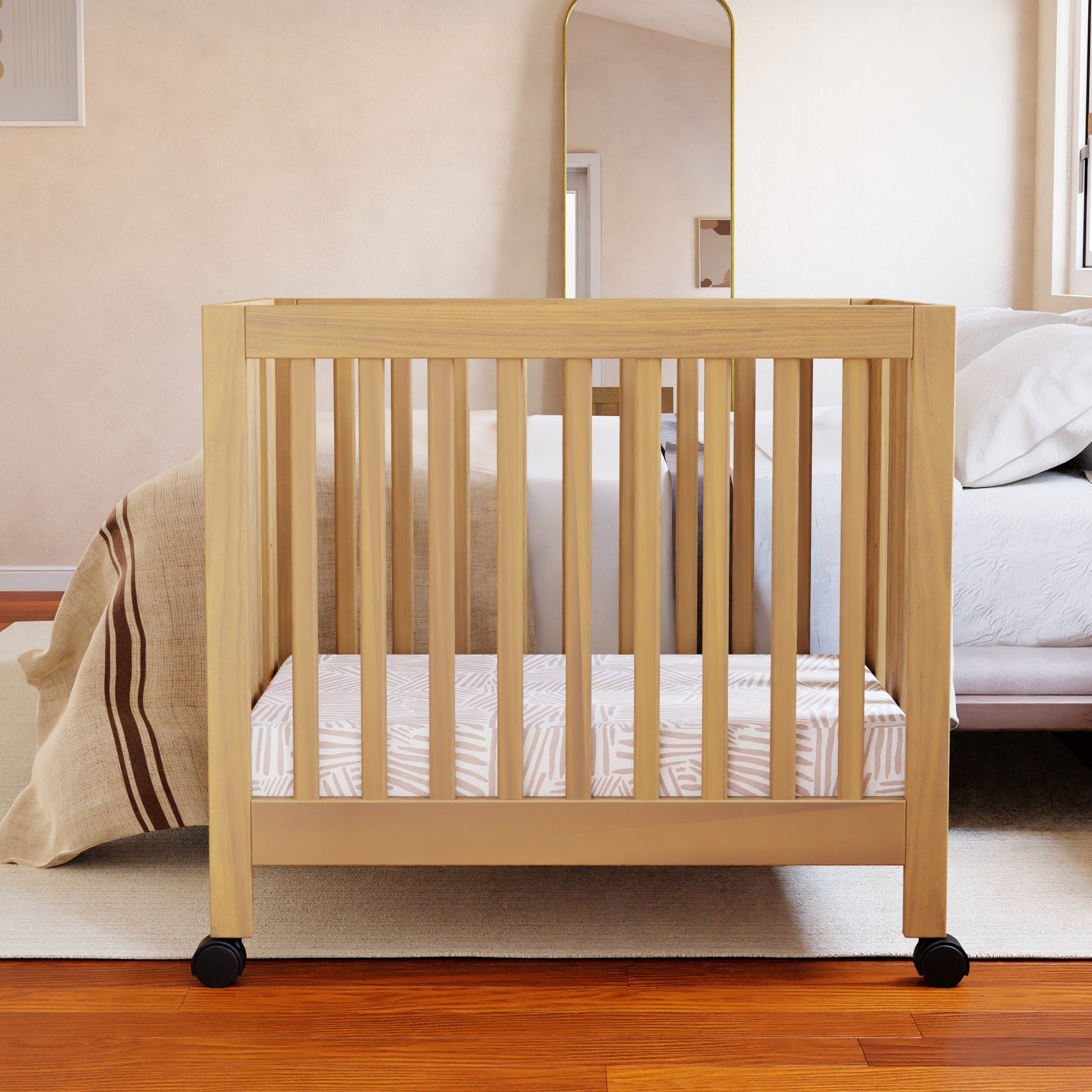 M6698HY,Origami Mini Crib in Honey