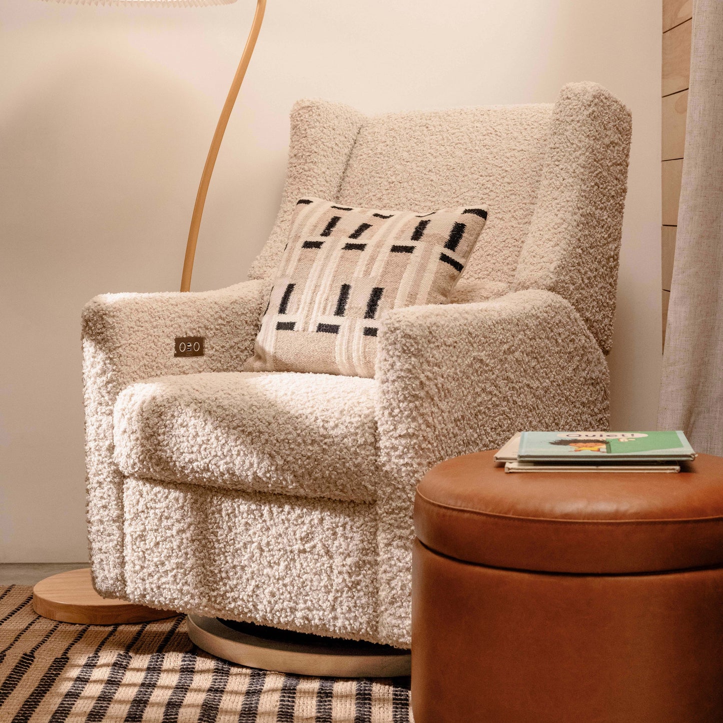 M11288ATLB,Kiwi Glider Recliner w/ Electronic Control and USB Kiwi Glider Recliner w/ Electronic Control and USB