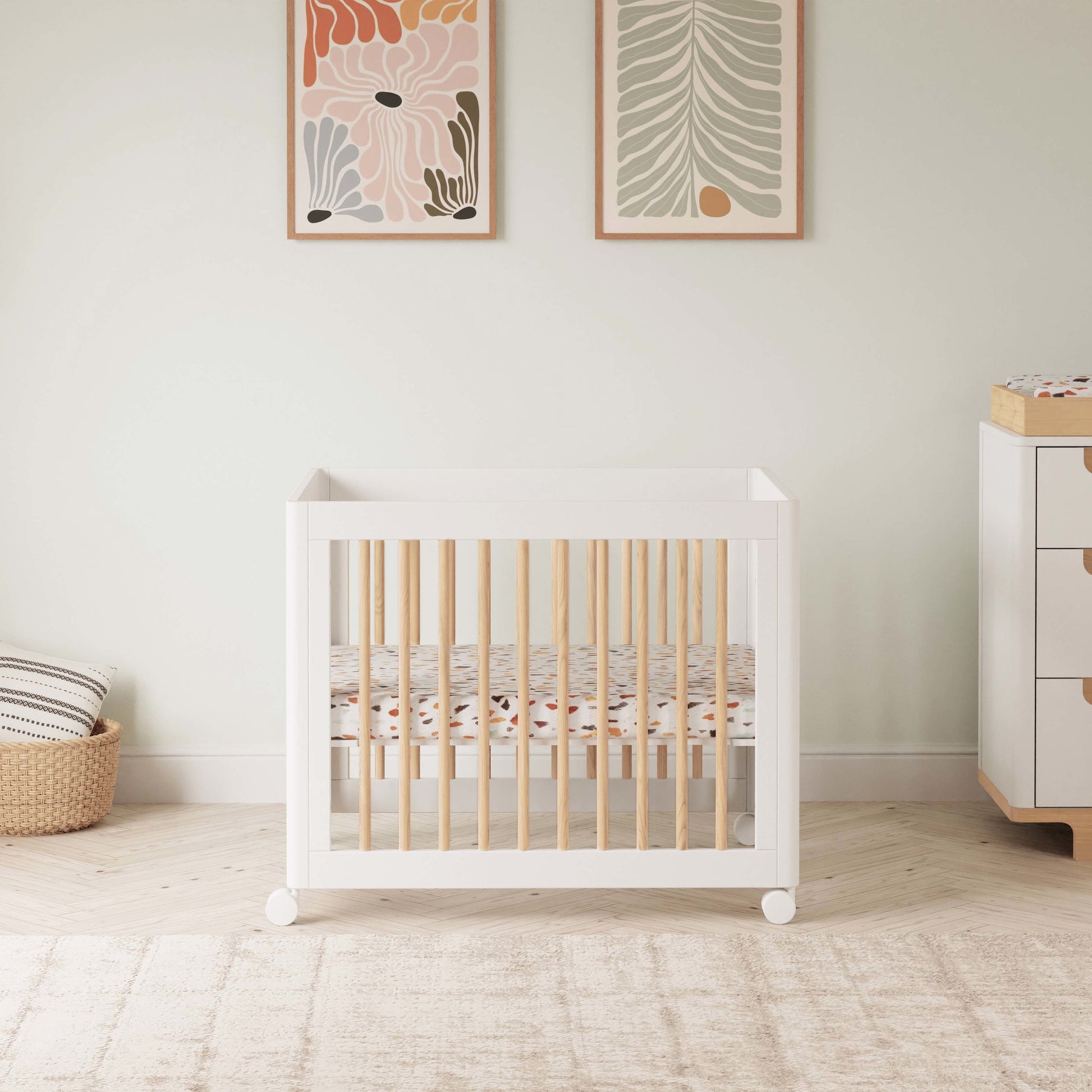 M23401WN,Yuzu 8-in-1 Convertible Crib w/All-Stages Conversion Kits in White/Natural