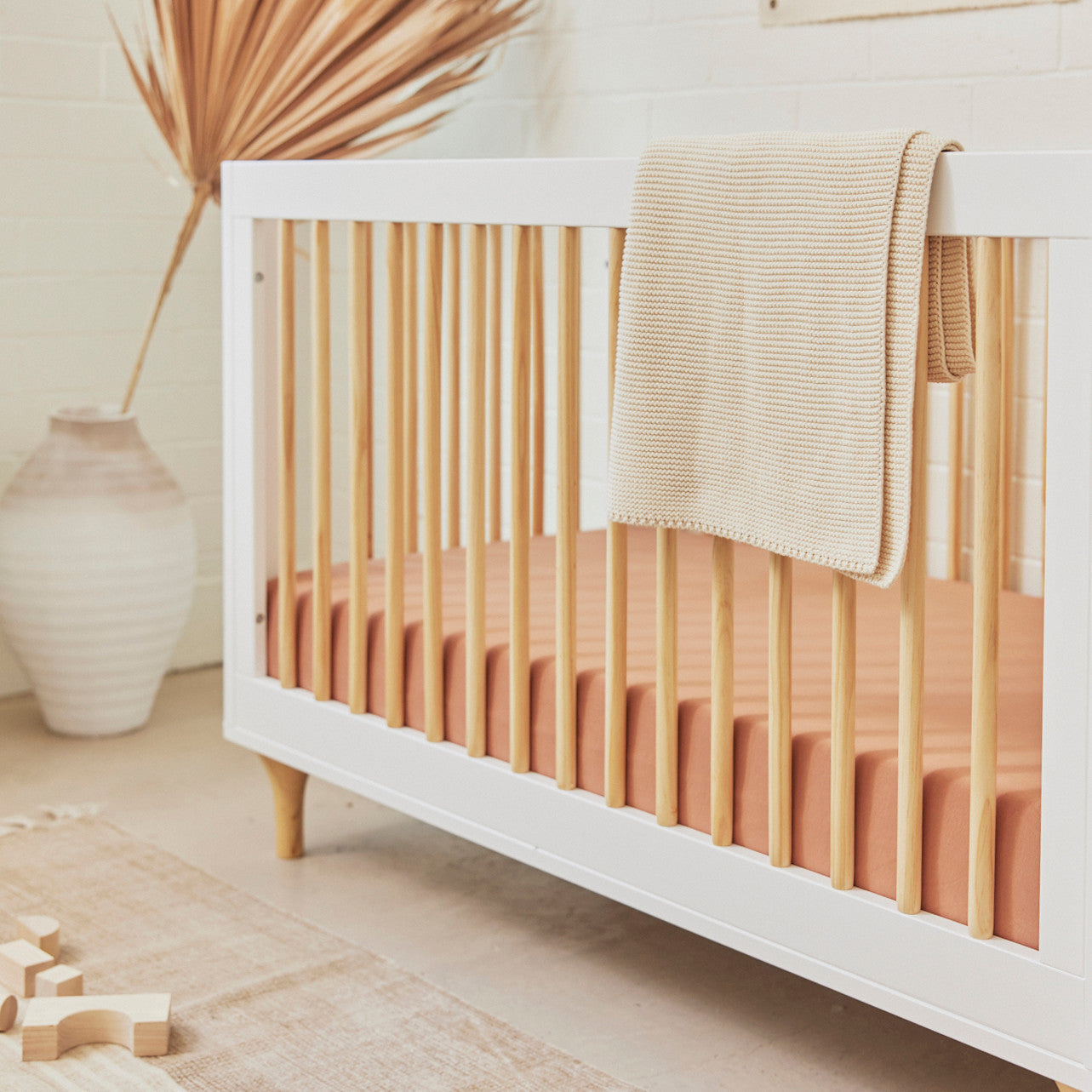 M9001WN,Lolly 3-in-1 Convertible Crib w/Toddler Bed Conversion Kit in White/Natural