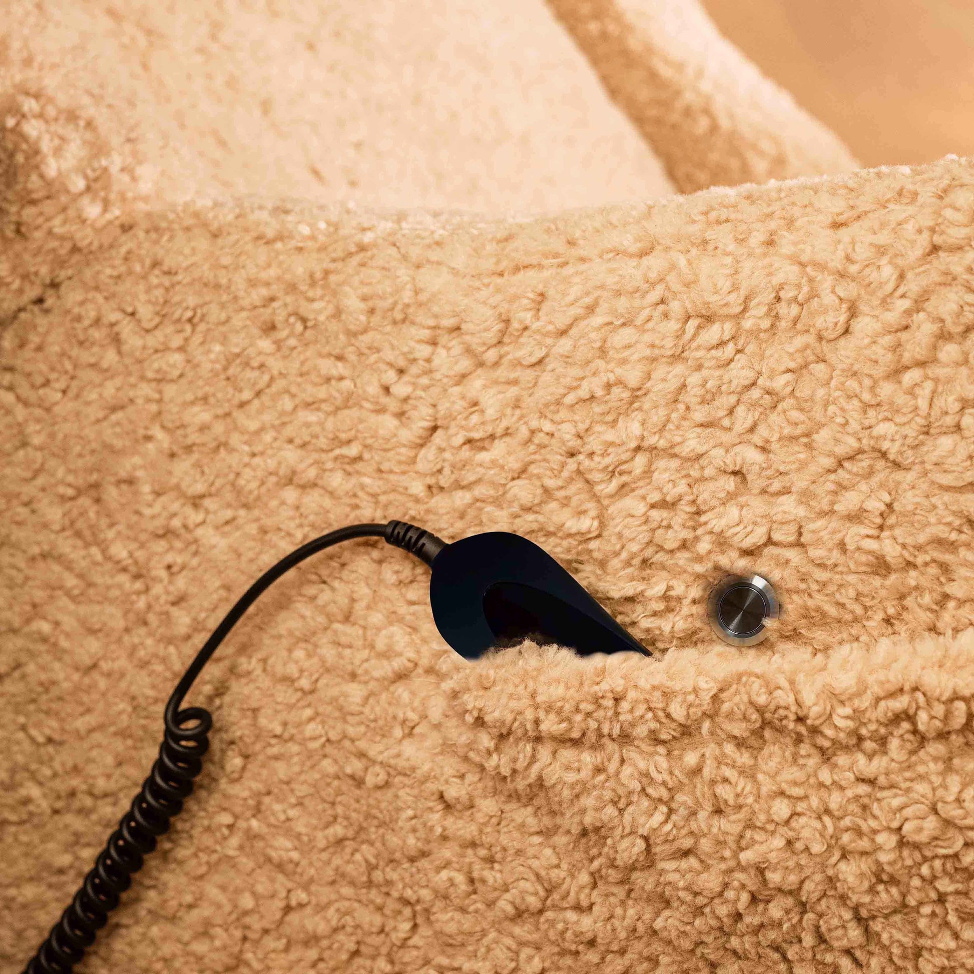 M11283CSG,Kiwi Deluxe Power Glider Recliner w/Heat&Massage in Chai Shearling